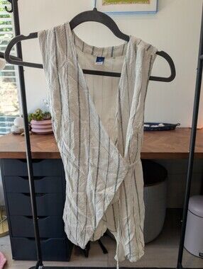 Old Navy Cream and Blue Striped Sleeveless Wrap Top Linen Blend
